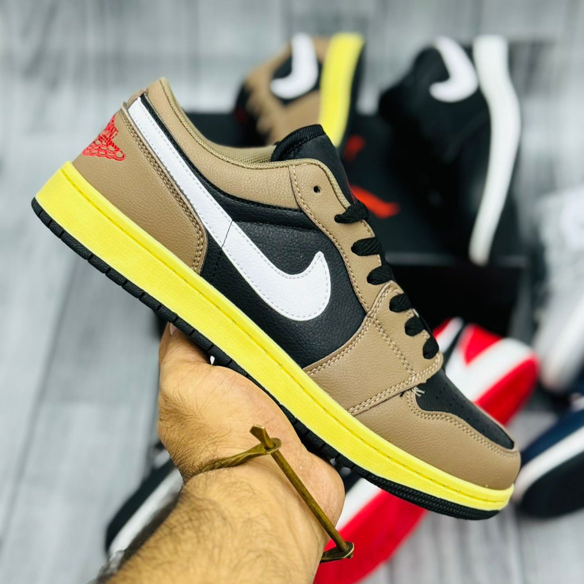 AJ1 - BROWN