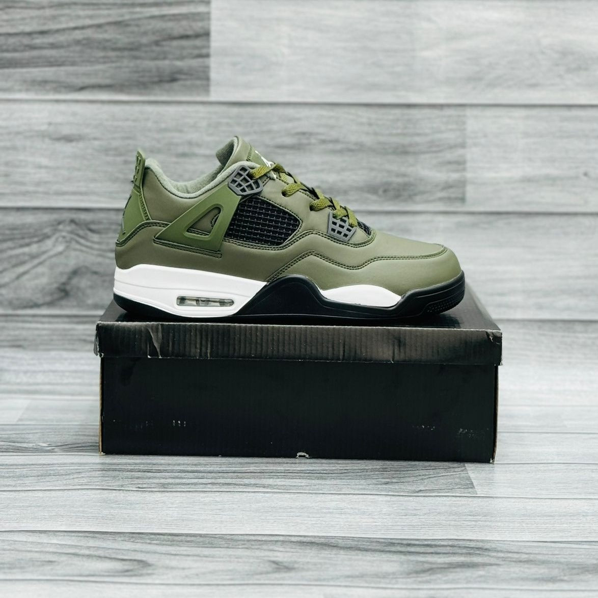 AJ4 - Green