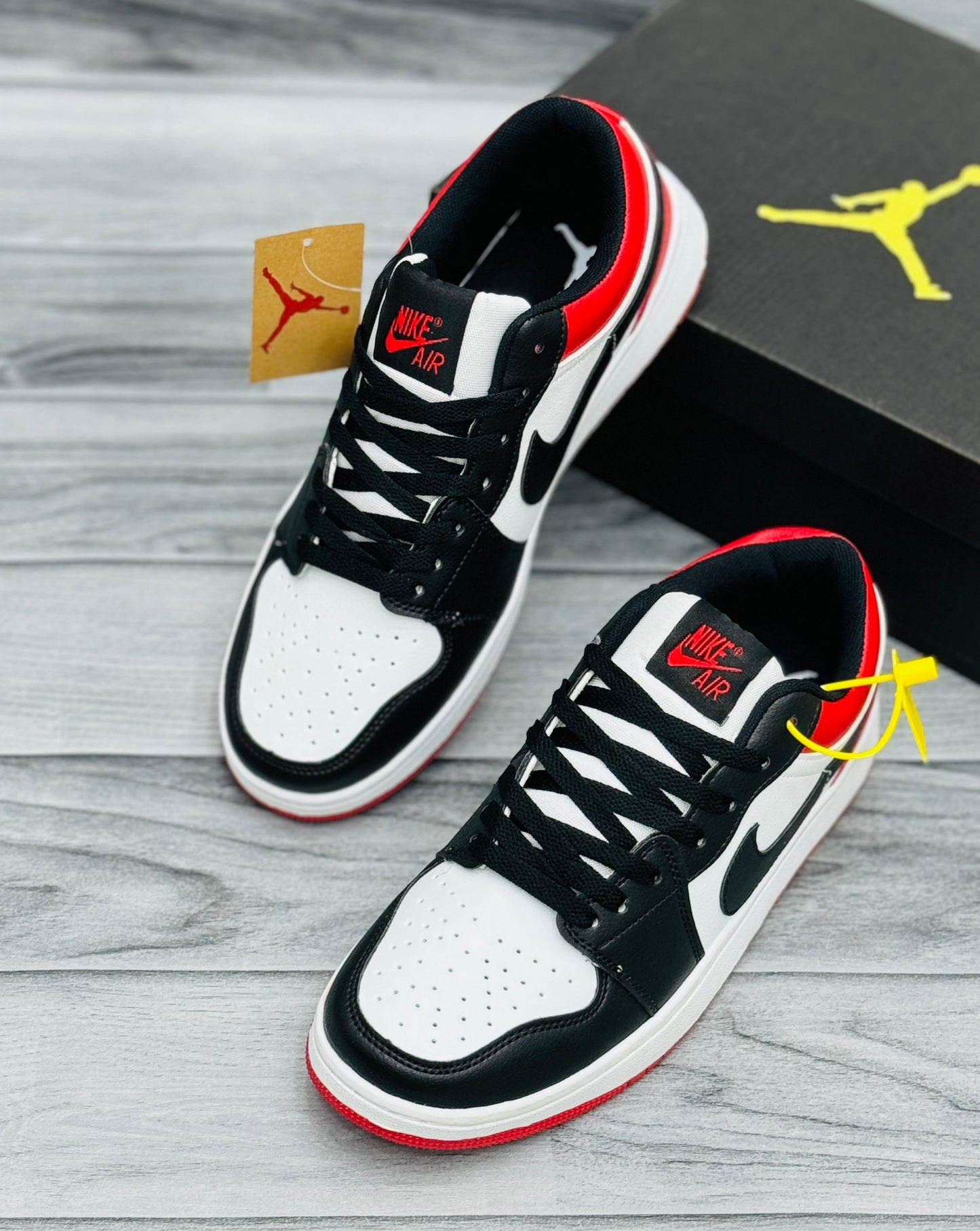 AJ1 - LOW RED