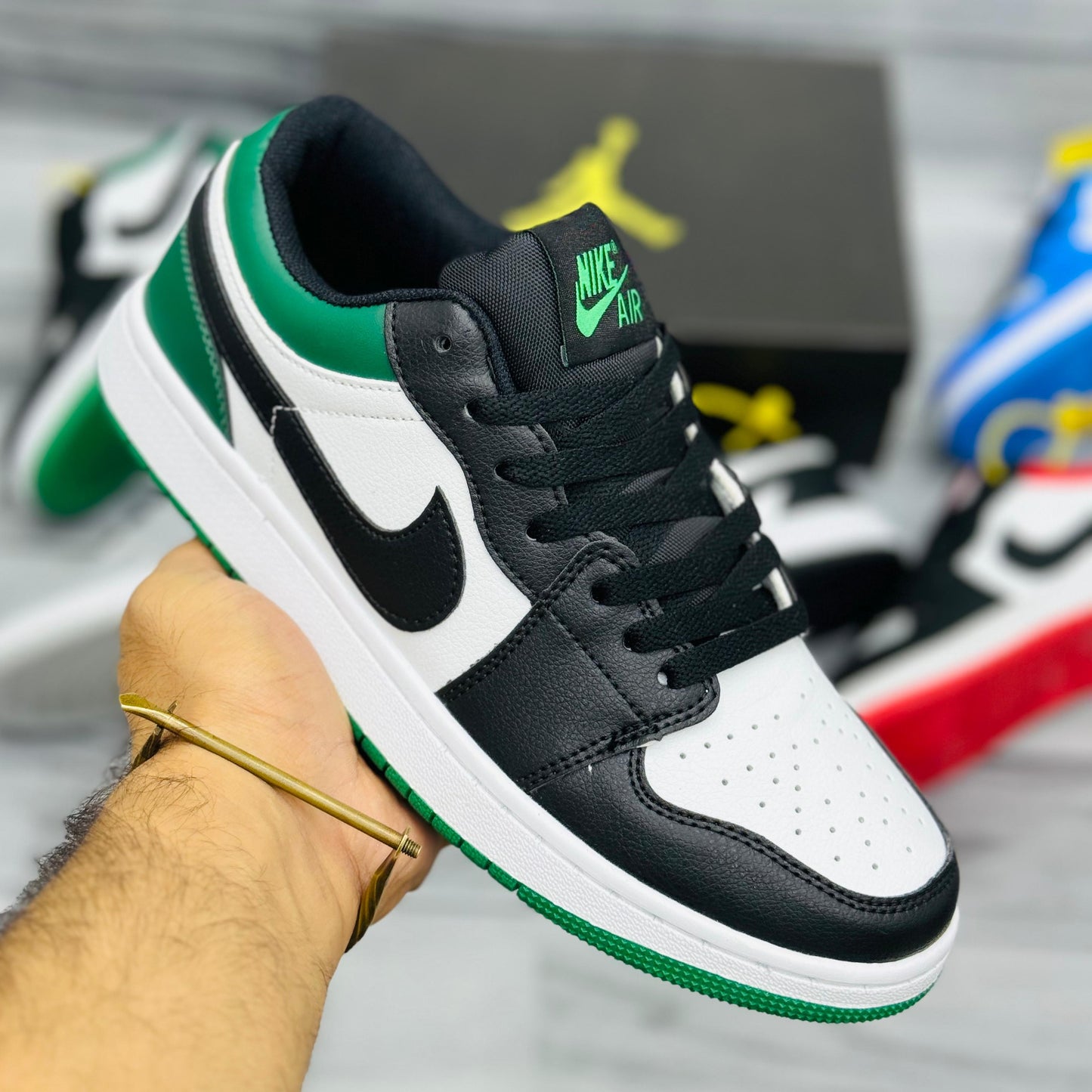 AJ1 - LOW GREEN