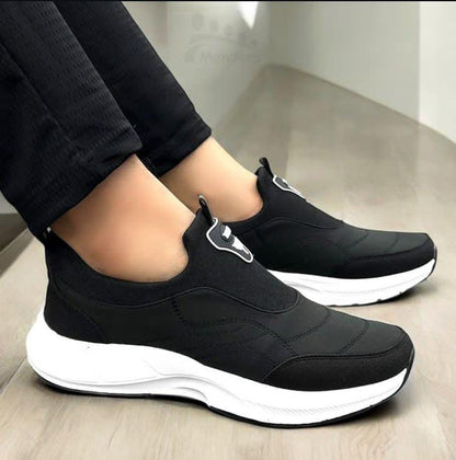 WALK SKECHERS-BLACK