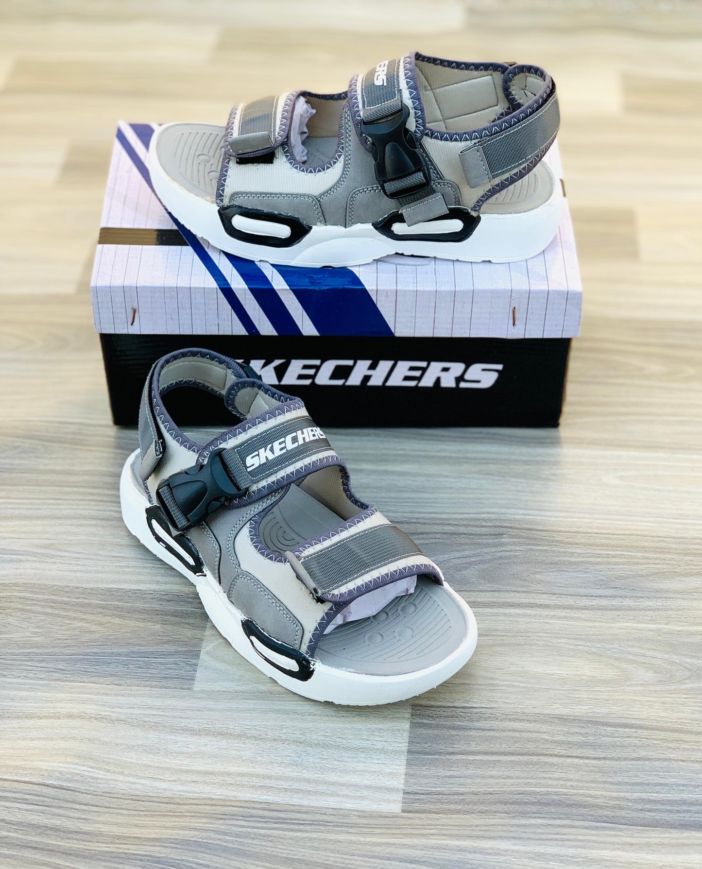 SKECHERS- GREY