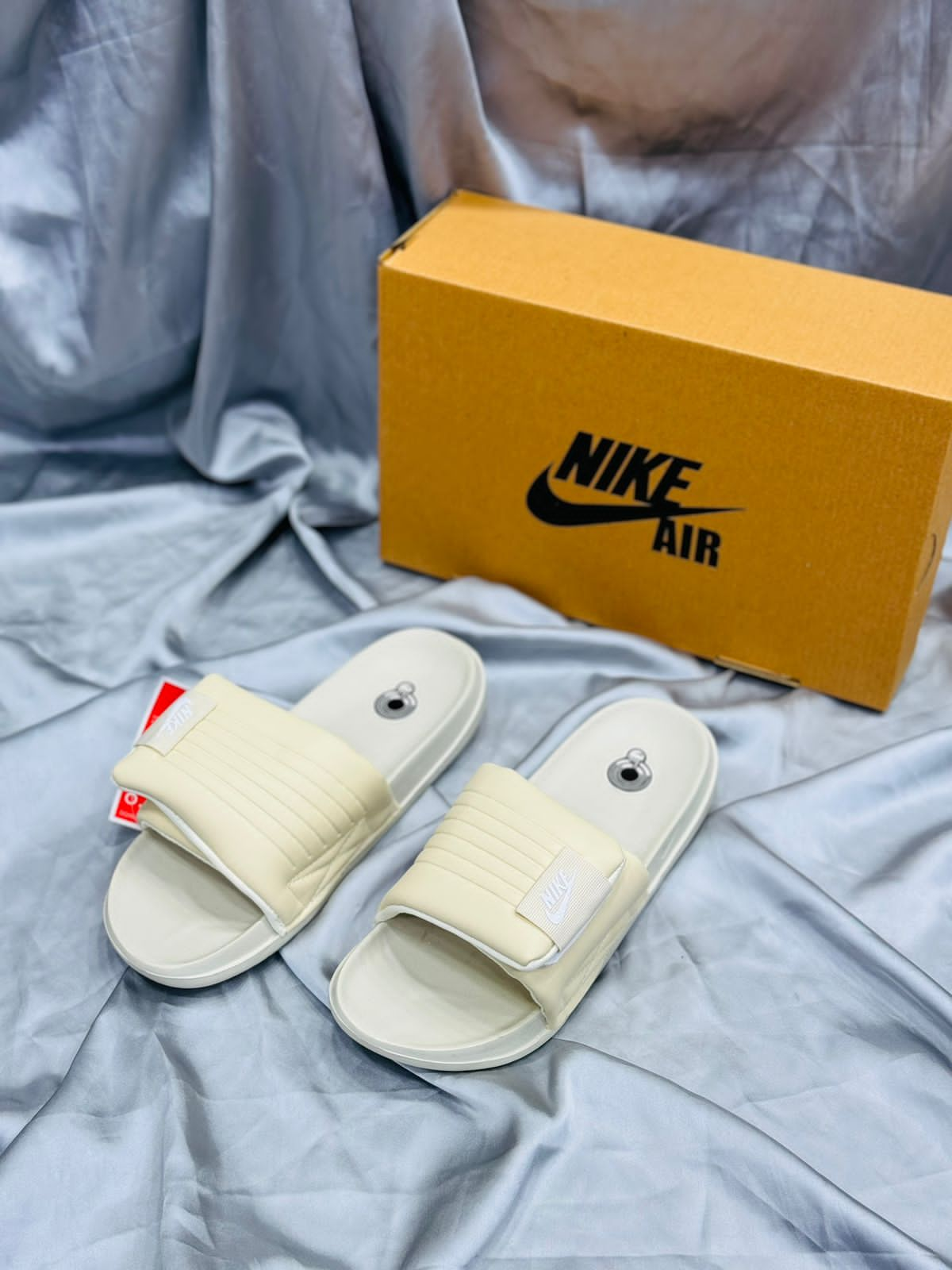 NIKE OFFCOURT ADJUST SLIDES