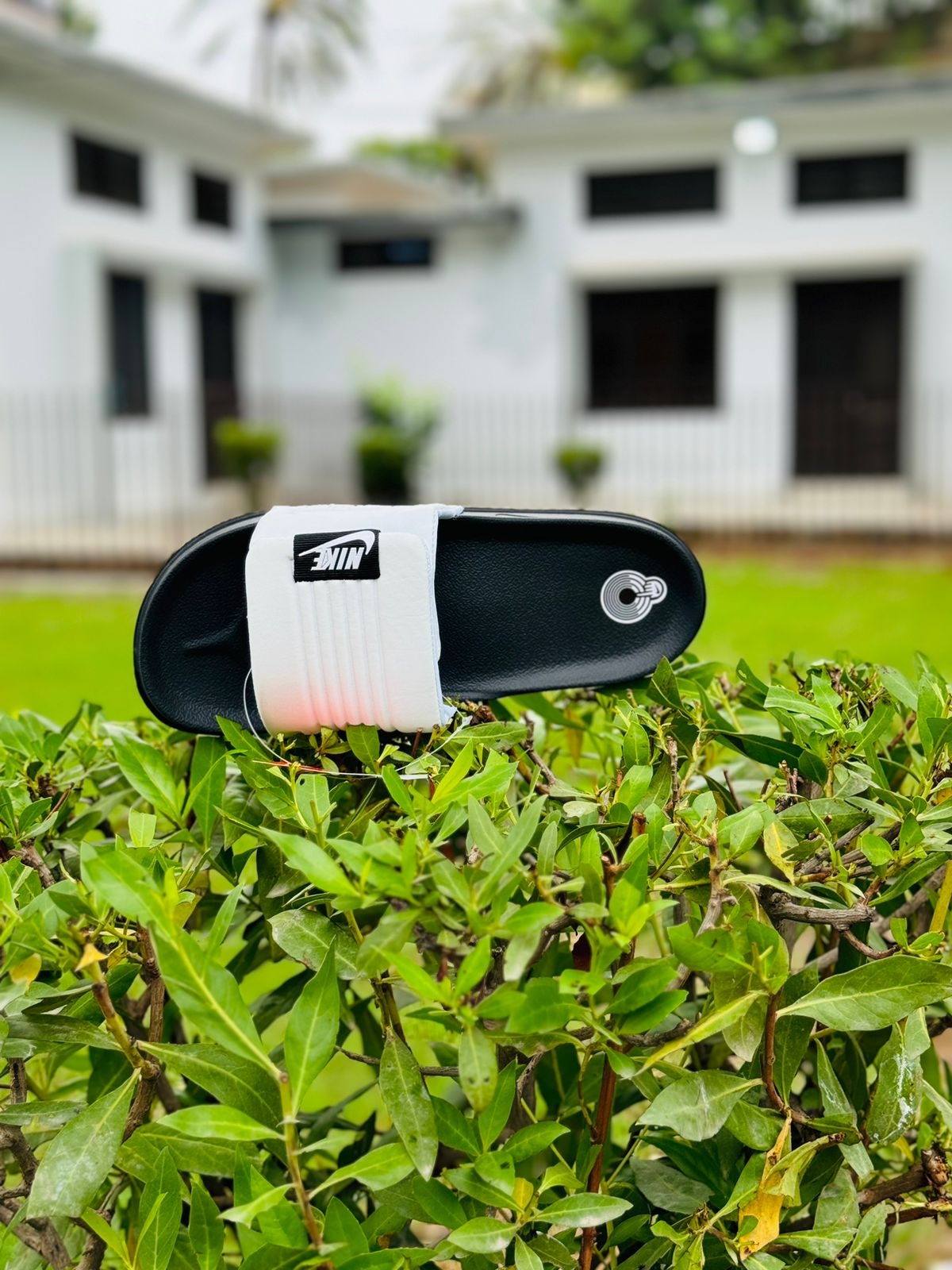 NIKE OFFCOURT ADJUST SLIDES