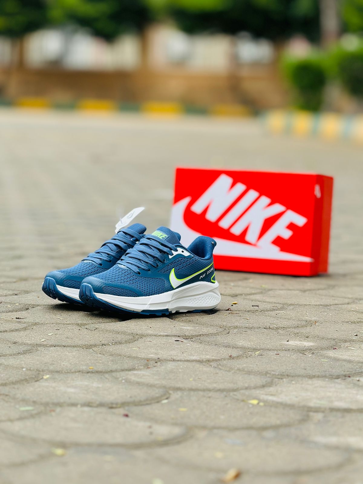 NIKE AIR ZOOM NEXT RUNNER