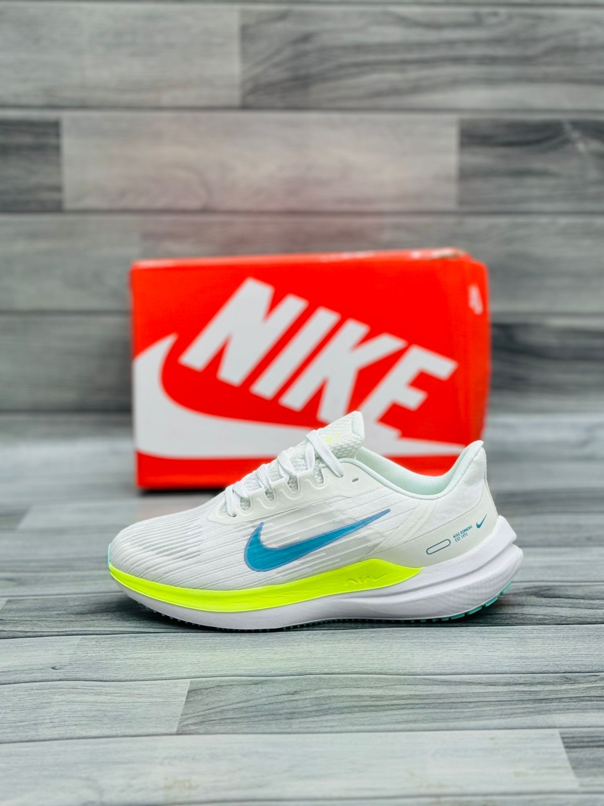 NIKE WINFLO 9 RUNNING SHOES - WS01