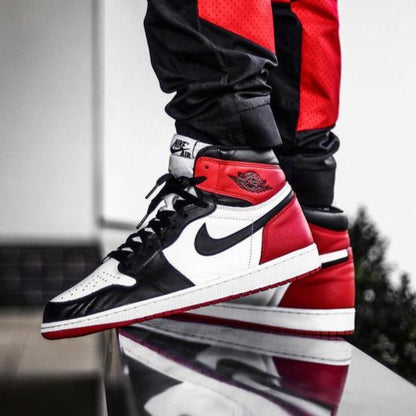 AJ1 - Retro OG Black Toe